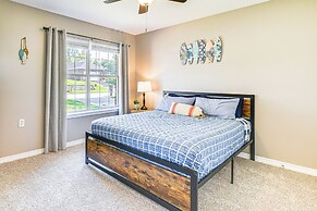 Outdoor Entertaining Space: Family Home in Milton