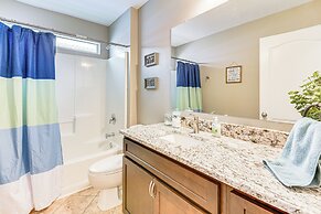 Outdoor Entertaining Space: Family Home in Milton