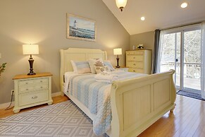 Swan River Views, BBQ Ready: West Dennis Home