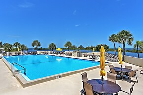 Gulf-view Condo w/ Beach Access & Patio in Hudson