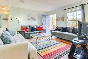 6 Mi to Blue Ridge Parkway: Home w/ Deck & Views!