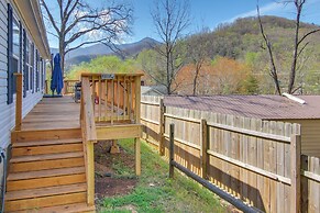 6 Mi to Blue Ridge Parkway: Home w/ Deck & Views!