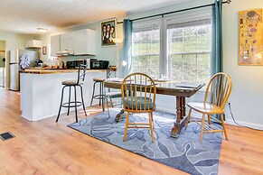 6 Mi to Blue Ridge Parkway: Home w/ Deck & Views!