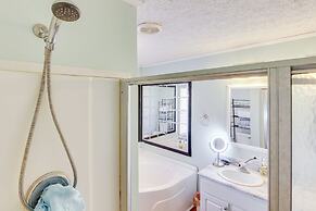 6 Mi to Blue Ridge Parkway: Home w/ Deck & Views!