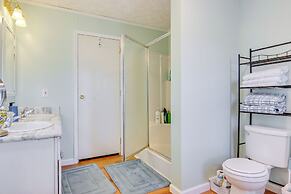 6 Mi to Blue Ridge Parkway: Home w/ Deck & Views!