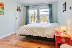 6 Mi to Blue Ridge Parkway: Home w/ Deck & Views!