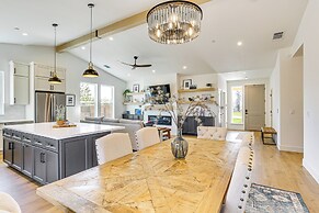 Patio + Outdoor Dining: Modern Home in Paradise