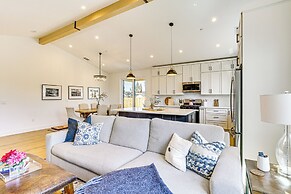 Patio + Outdoor Dining: Modern Home in Paradise