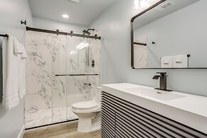 < 1 Mi to Main St & Amphitheater: Woodstock Home!