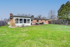 3 Mi to Dtwn Saginaw: Spacious & Updated Home!