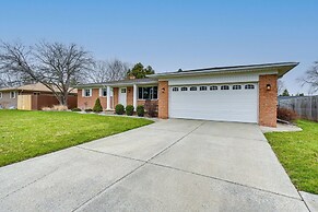 3 Mi to Dtwn Saginaw: Spacious & Updated Home!
