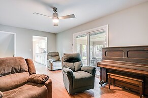 3 Mi to Dtwn Saginaw: Spacious & Updated Home!