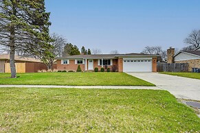 3 Mi to Dtwn Saginaw: Spacious & Updated Home!