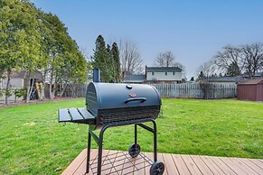 3 Mi to Dtwn Saginaw: Spacious & Updated Home!