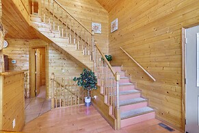 3 Mi to Marina: Cabin w/ Hot Tub in Byrdstown!