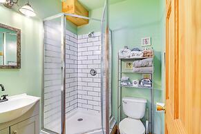 3 Mi to Marina: Cabin w/ Hot Tub in Byrdstown!