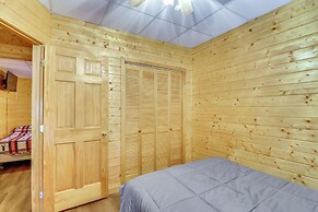 3 Mi to Marina: Cabin w/ Hot Tub in Byrdstown!