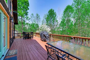 3 Mi to Marina: Cabin w/ Hot Tub in Byrdstown!