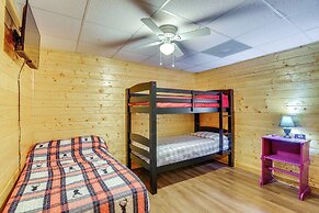 3 Mi to Marina: Cabin w/ Hot Tub in Byrdstown!