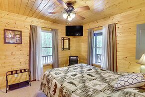 3 Mi to Marina: Cabin w/ Hot Tub in Byrdstown!