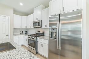 Chic Pet Friendly 3br Duplex In Amazing Location 3 Bedroom Duplex