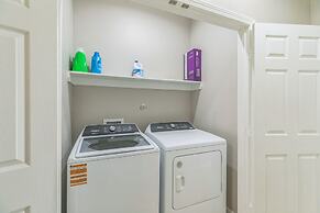 Chic Pet Friendly 3br Duplex In Amazing Location 3 Bedroom Duplex