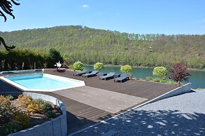 Villa in Stavelot With Lake View and Jacuzzi