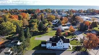 Lake Huron Lodge