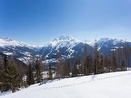 Apartment in La Rosiere With Ski Access
