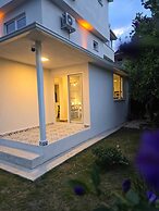 VILLA OLINDA 4 BED with huge garden