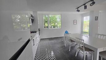 VILLA OLINDA 4 BED with huge garden