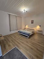 VILLA OLINDA 4 BED with huge garden