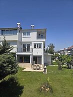 VILLA OLINDA 4 BED with huge garden