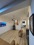 VILLA OLINDA 4 BED with huge garden