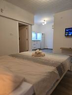 VILLA OLINDA 4 BED with huge garden