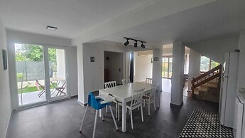 VILLA OLINDA 4 BED with huge garden