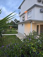 VILLA OLINDA 4 BED with huge garden