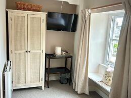 Britannia House Vintage B&B Cornwall