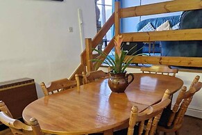 Sleep 4-5 Family Cottage - Petok, Parking,gameroom