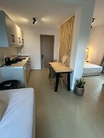 KYNTHIA seaview apartments