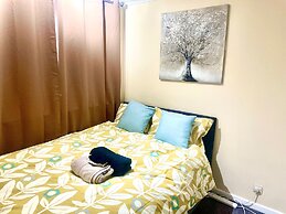 Elegant 3-bedroom Home, Free Parking and Garden!