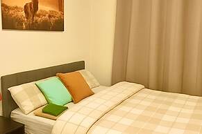 House - Sleeps 8 - Garden - Pet Friendly - Parking
