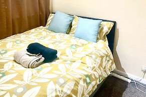 Elegant 3-bedroom Home, Free Parking and Garden!