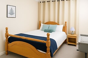 House - Sleeps 8 - Garden - Pet Friendly - Parking