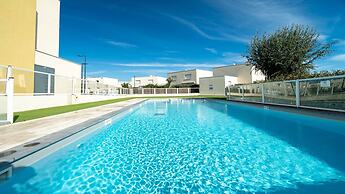 Apartment in Serignan With Shared Pool