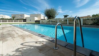 Apartment in Serignan With Shared Pool
