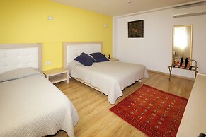 Hotel & Restaurant Grand White City