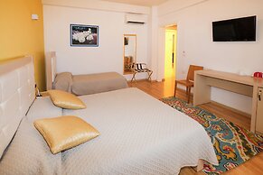 Hotel & Restaurant Grand White City