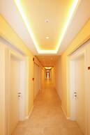 Hotel & Restaurant Grand White City