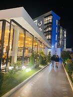 Hotel & Restaurant Grand White City